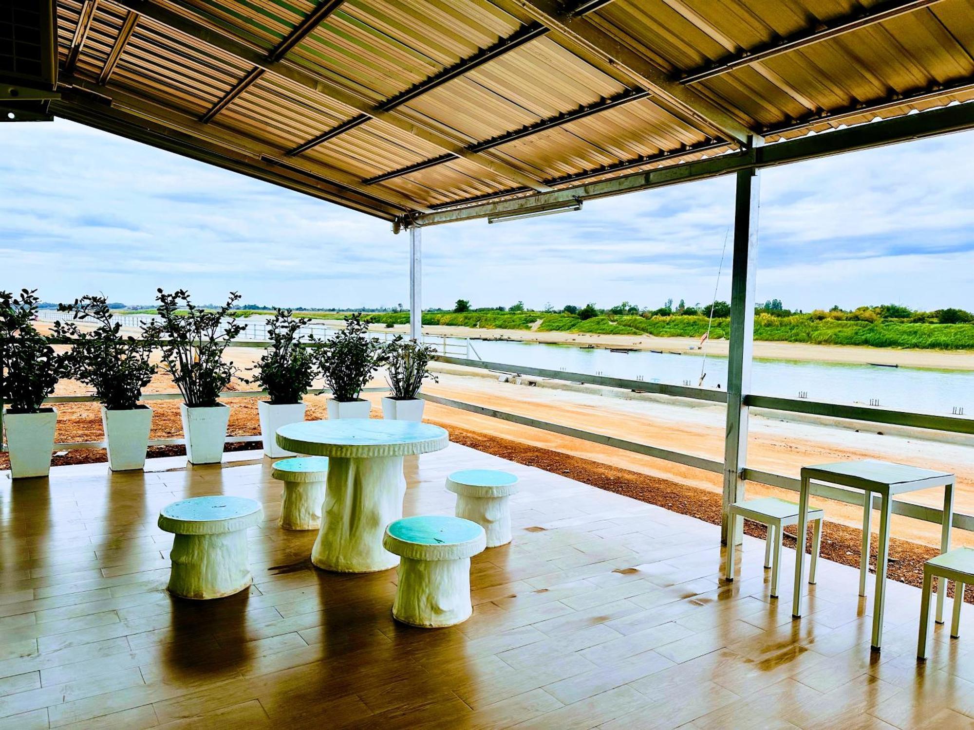 นกฮูกเฮ้าส์ บ้านพักริมโขง Nong Khai Exterior foto