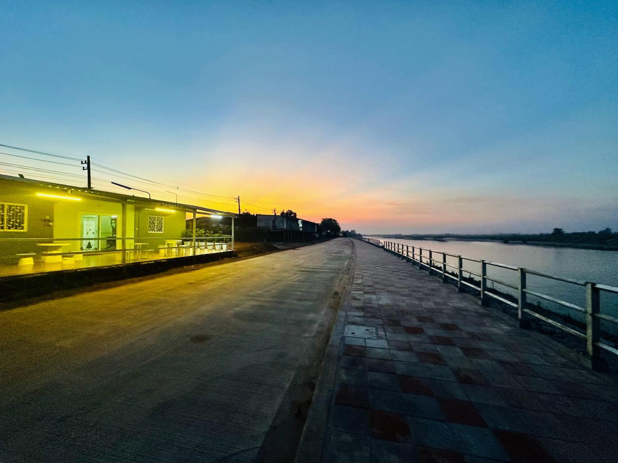นกฮูกเฮ้าส์ บ้านพักริมโขง Nong Khai Exterior foto